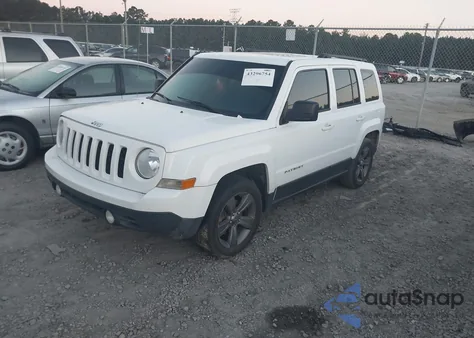 2015 Jeep Patriot High Altitude Edition z USA, uszkodzony, nr VIN 1C4NJPFA1FD296949